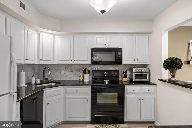 603 HAZELWOOD LN, Marlton, NJ 08053