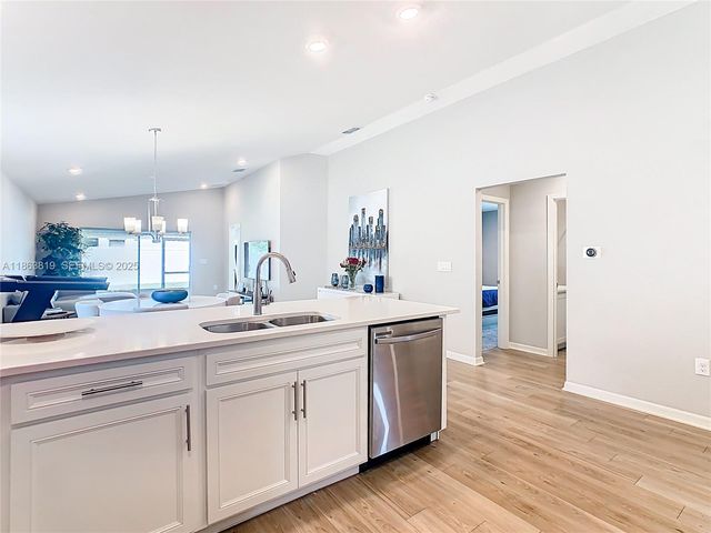 1060 Cascade Drive, Davenport, FL 33837