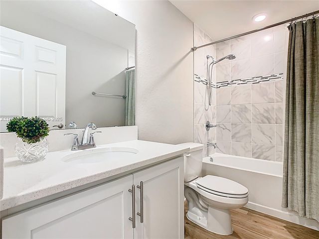 1060 Cascade Drive, Davenport, FL 33837