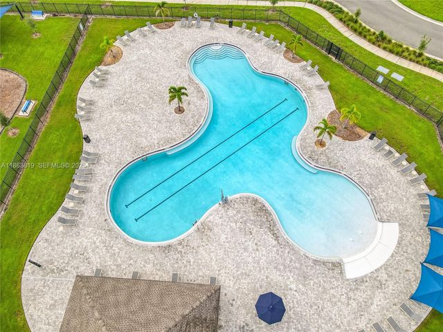 1060 Cascade Drive, Davenport, FL 33837