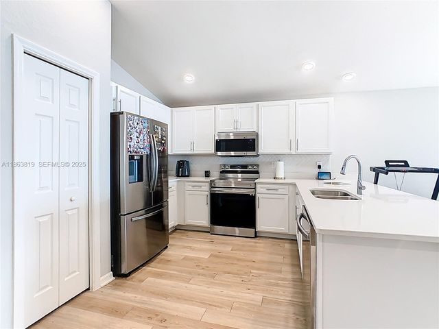 1060 Cascade Drive, Davenport, FL 33837