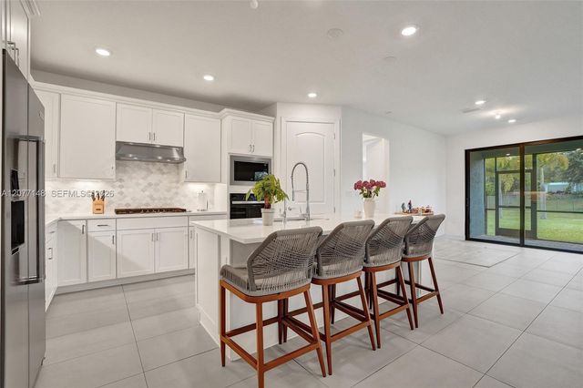 2357 Rollingwood Court, Oakland Park, FL 33309