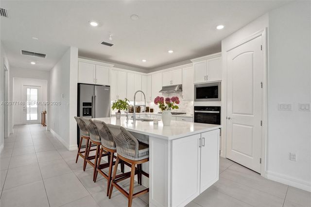 2357 Rollingwood Court, Oakland Park, FL 33309