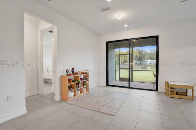 2357 Rollingwood Court, Oakland Park, FL 33309
