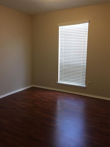 1138 Oxford Drive, Pearland, TX 77584