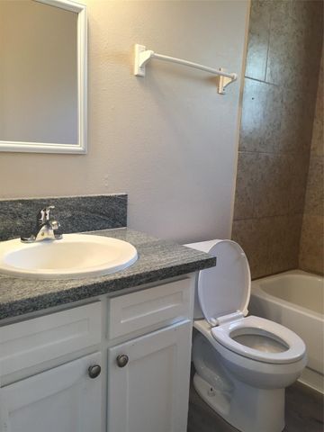 1138 Oxford Drive, Pearland, TX 77584