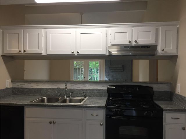 1138 Oxford Drive, Pearland, TX 77584