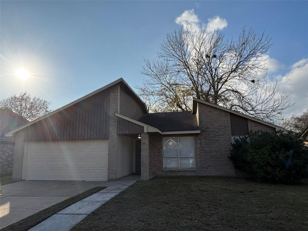 1138 Oxford Drive, Pearland, TX 77584