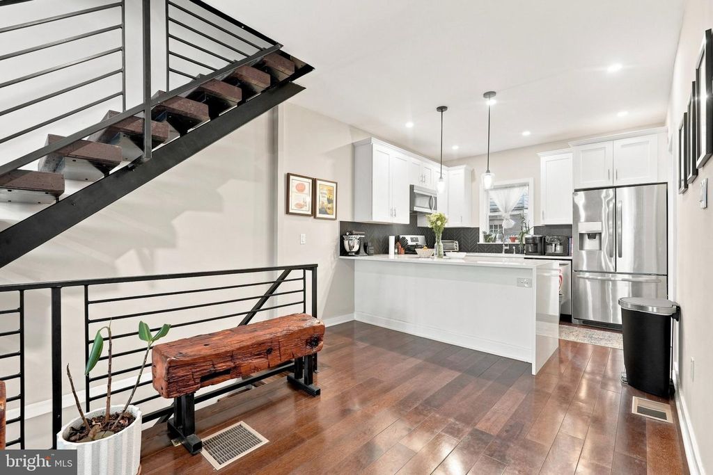 1831 REED ST, Philadelphia, PA 19146 — photo 4