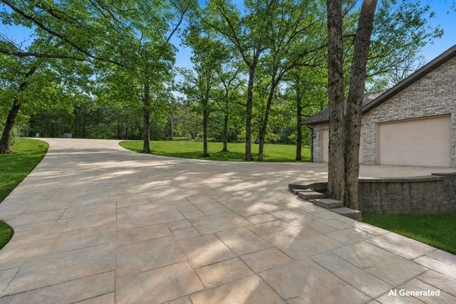 94 Irish Hills Boulevard, Kimberling City, MO 65686