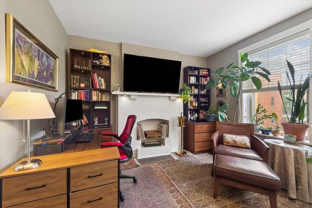 1243 W Thorndale Avenue 2E, Chicago, IL 60660