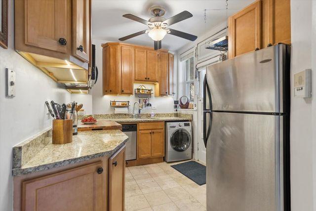 1243 W Thorndale Avenue 2E, Chicago, IL 60660