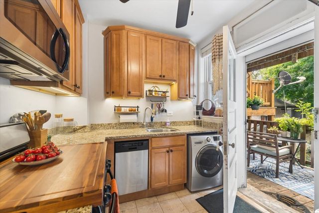 1243 W Thorndale Avenue 2E, Chicago, IL 60660