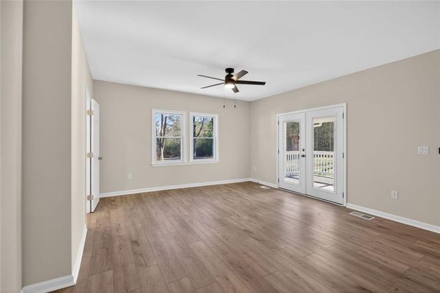 18 Dyer Circle, Carrollton, GA 30116