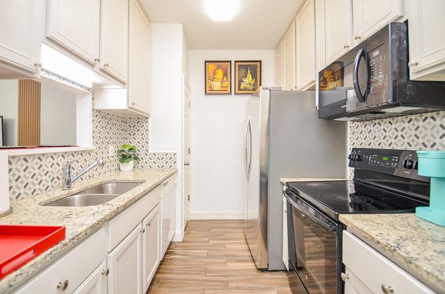 9850 Pagewood Lane 1403, Houston, TX 77042