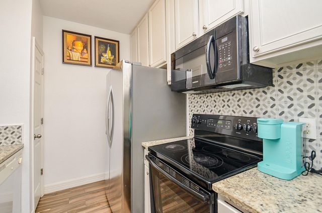 9850 Pagewood Lane 1403, Houston, TX 77042