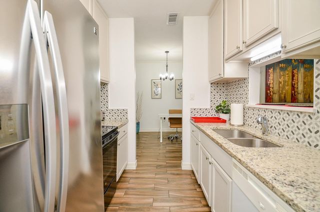 9850 Pagewood Lane 1403, Houston, TX 77042