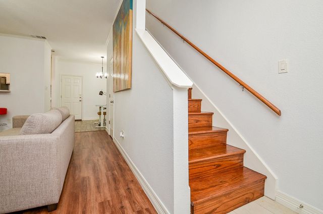 9850 Pagewood Lane 1403, Houston, TX 77042