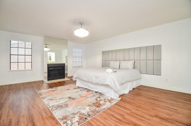 9850 Pagewood Lane 1403, Houston, TX 77042