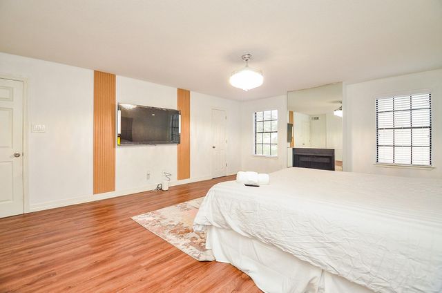 9850 Pagewood Lane 1403, Houston, TX 77042