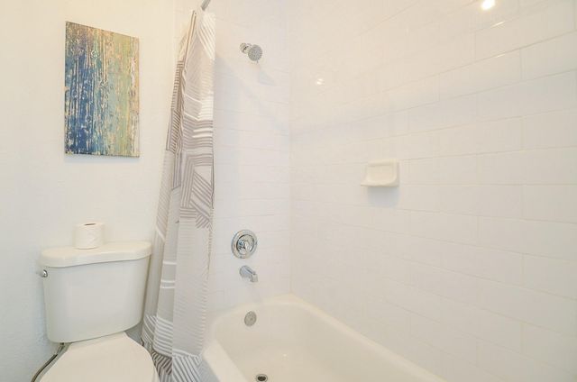 9850 Pagewood Lane 1403, Houston, TX 77042