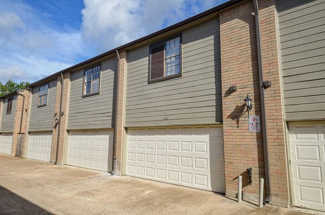 9850 Pagewood Lane 1403, Houston, TX 77042