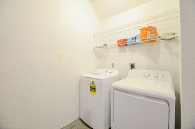 9850 Pagewood Lane 1403, Houston, TX 77042