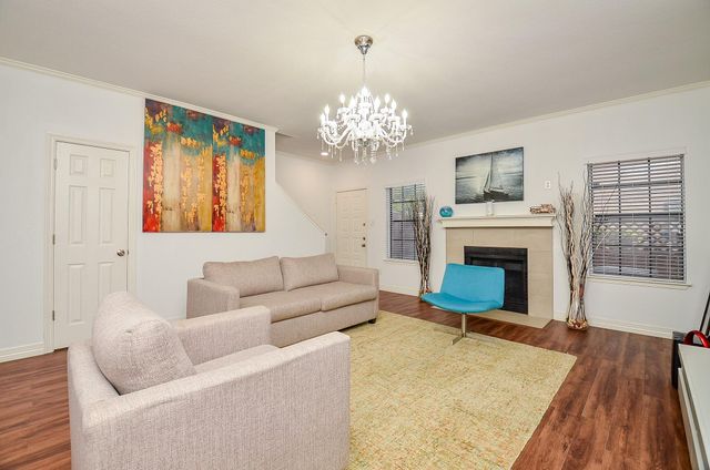 9850 Pagewood Lane 1403, Houston, TX 77042