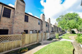 9850 Pagewood Lane 1403, Houston, TX 77042