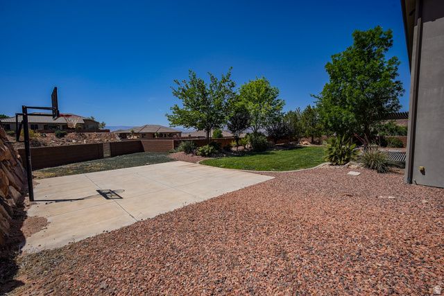 1288 E SILVER SHADOWS DR, Washington, UT 84780