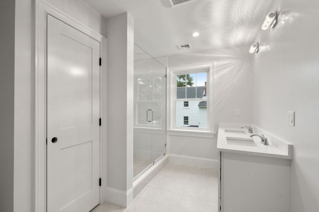 53 Beechwood St, Cohasset, MA 02025