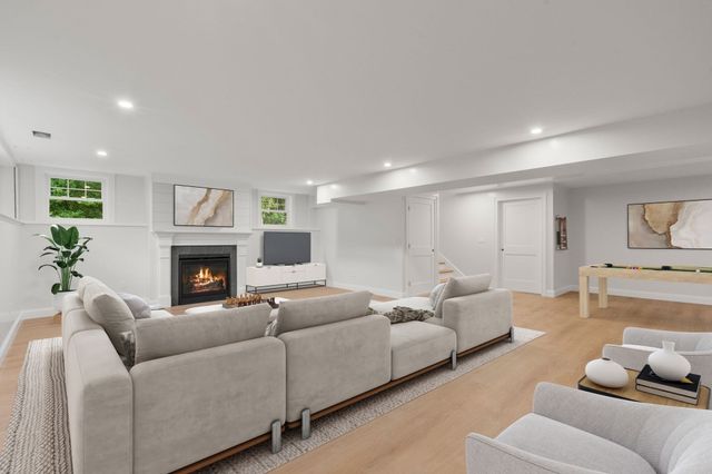 53 Beechwood St, Cohasset, MA 02025