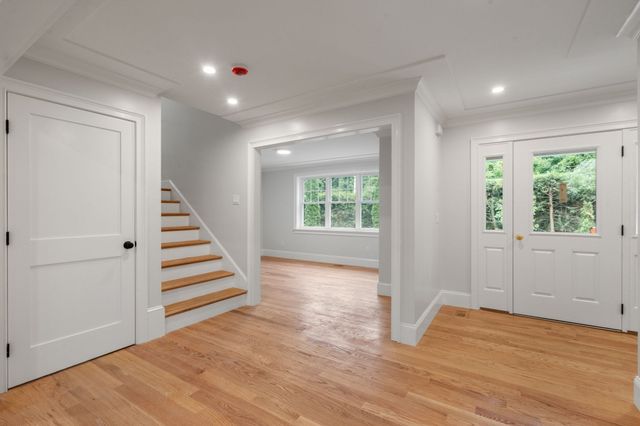 53 Beechwood St, Cohasset, MA 02025