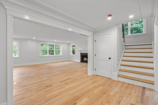 53 Beechwood St, Cohasset, MA 02025