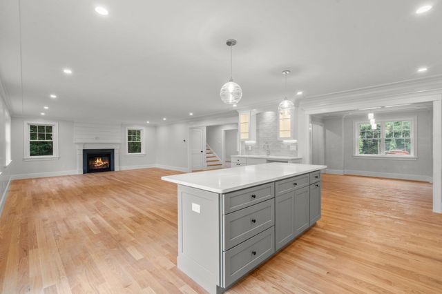 53 Beechwood St, Cohasset, MA 02025