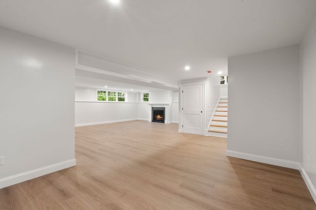 53 Beechwood St, Cohasset, MA 02025