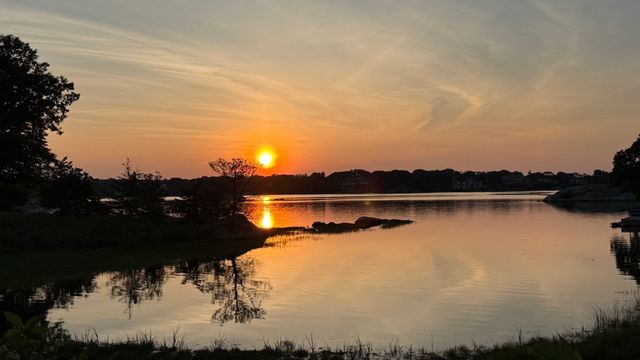 53 Beechwood St, Cohasset, MA 02025