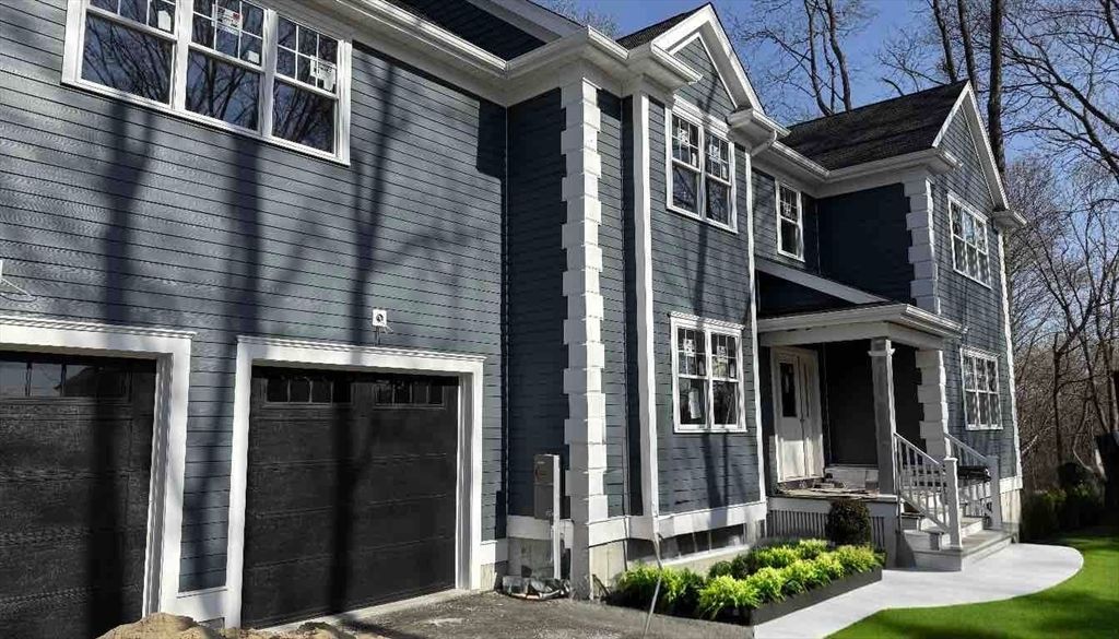 53 Beechwood St, Cohasset, MA 02025