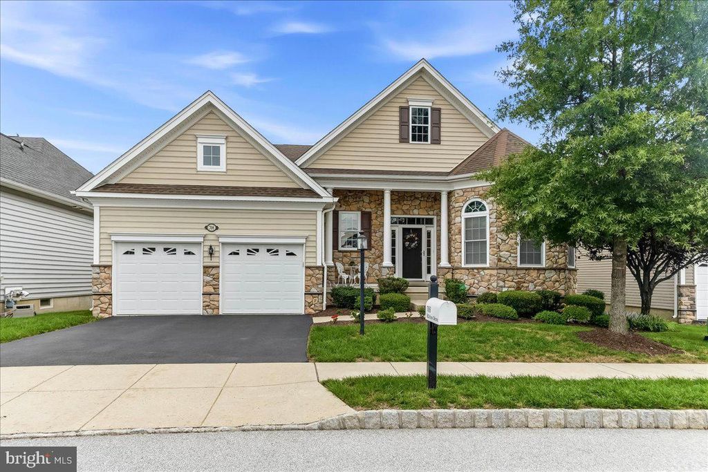 708 HILLVIEW DR, COLLEGEVILLE, PA 19426 — exterior