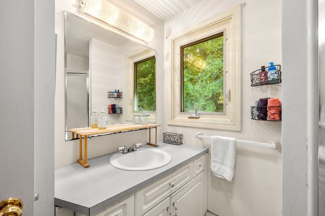 15 Bruce St, Littleton, MA 01460