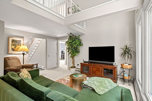 15 Bruce St, Littleton, MA 01460