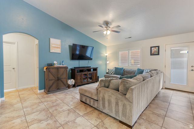 974 N PAINTED CLOUD PL, Washington, UT 84780