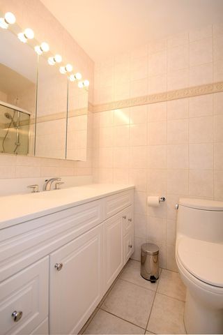 211 E Ohio Street 2721, Chicago, IL 60611