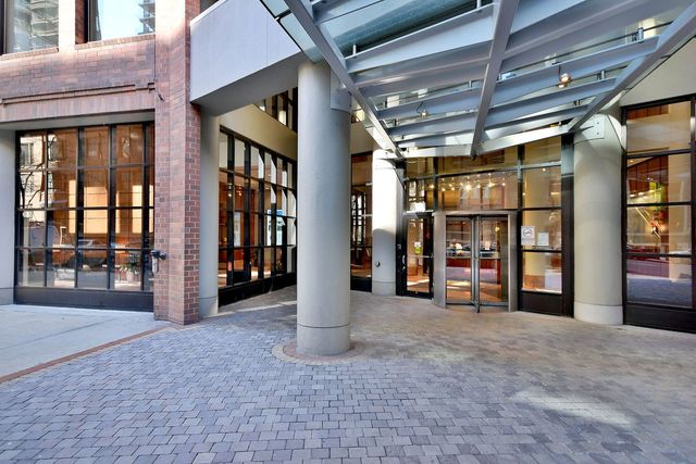 211 E Ohio Street 2721, Chicago, IL 60611