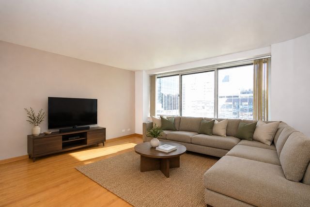 211 E Ohio Street 2721, Chicago, IL 60611