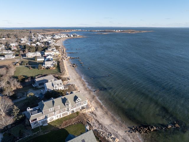 8 Pine St, Mattapoisett, MA 02739