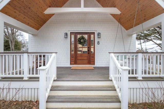 8 Pine St, Mattapoisett, MA 02739