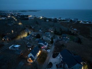 8 Pine St, Mattapoisett, MA 02739