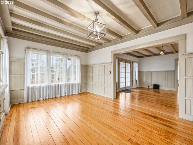 860 BEACH Dr, Seaside, OR 97138