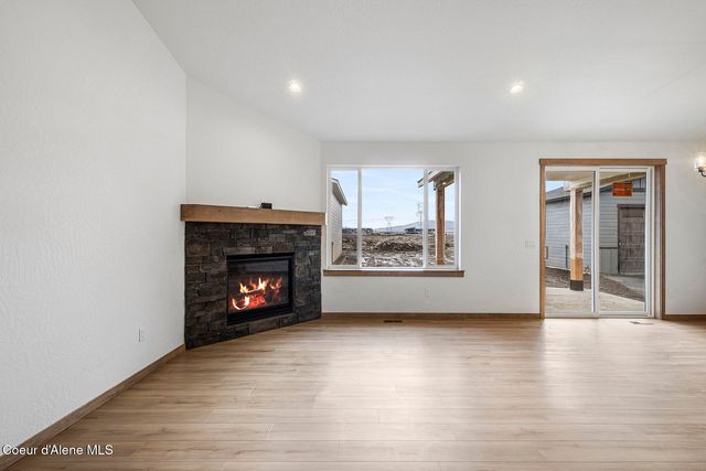 8892 W Swather AVE, Rathdrum, ID 83858